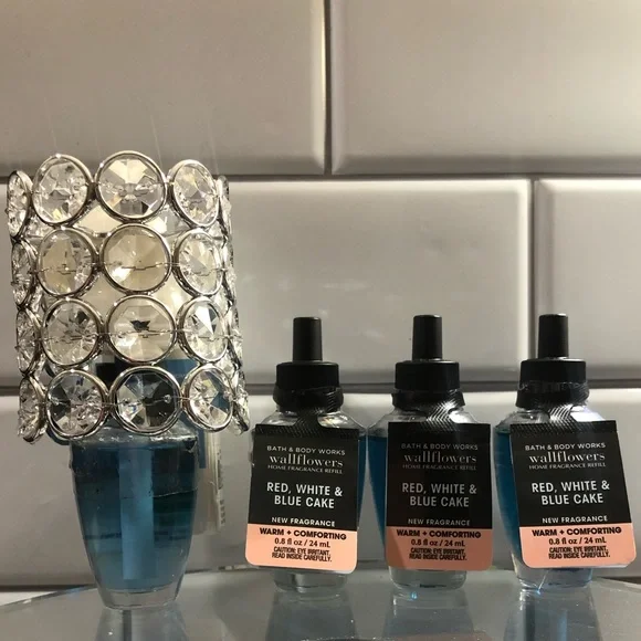 Red, White & Blue Cake: Bath & Body Works Wallflower Plug & Refill Bundle - Picture 6 of 6